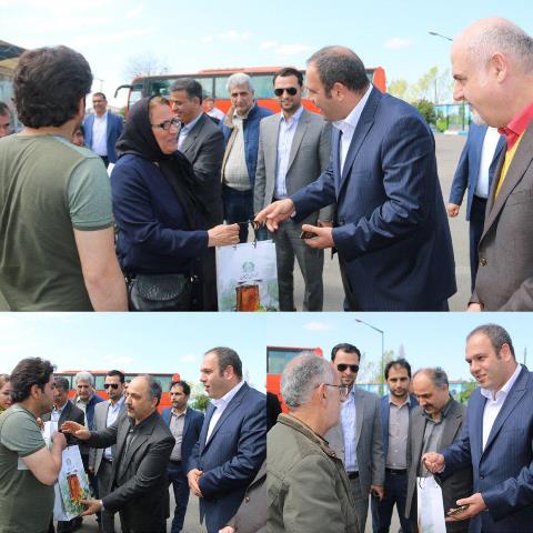 مسافران شهر لاهیجان در بازگشت از سفر توسط شهردار و رییس شورای اسلامی شهر بدرقه شدند